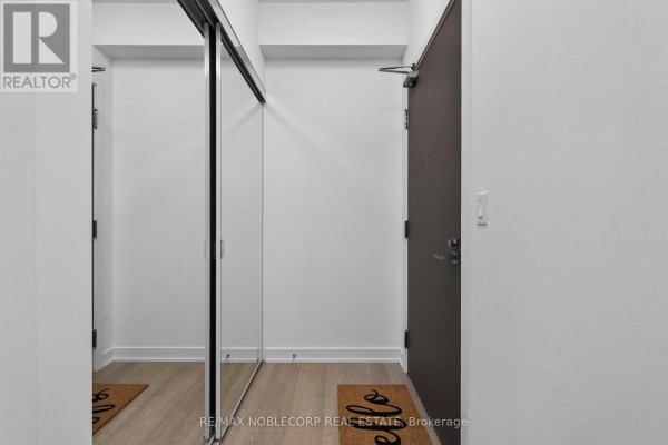 1911 - 501 St Clair Avenue W, Toronto, ON, photo 3