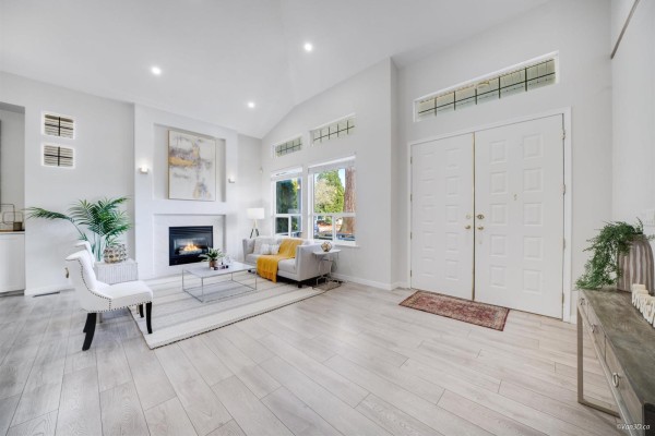 1911 140a Street, Surrey, BC V4A7Z9 Photo 4