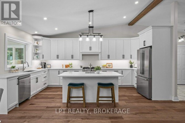 Kitchen - 1913 Wagarville Road, Frontenac, ON K0H2K0 Photo 4