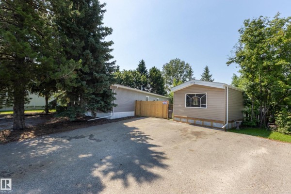 1913 West Royal Wy Nw Nw, Edmonton, AB, photo 2