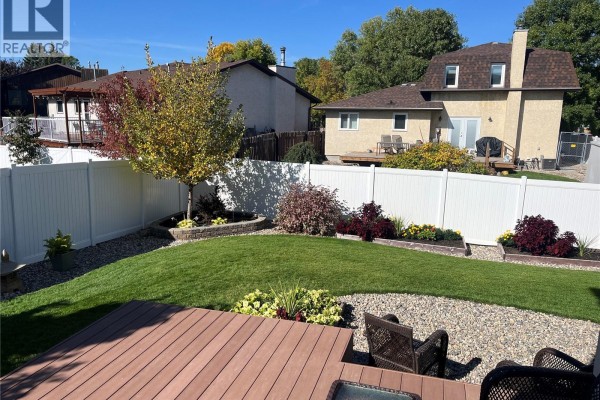 2pc Bathroom - 1914 Laurier Crescent E, Regina, SK S4V0N8 Photo 5