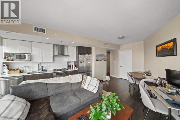 1915 1618 Quebec Street, Vancouver, BC V6A0C5 Photo 3