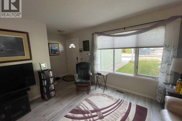 Dining room - 1915 17 Street, Didsbury, AB T0M0W0 Photo 2