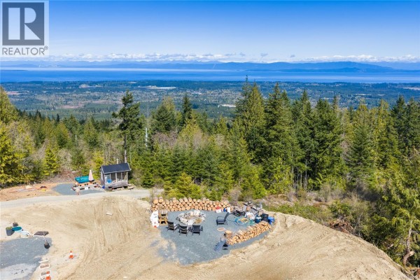 1915 Wallace Wood Way, Qualicum Beach, BC V9K2S3 Photo 5