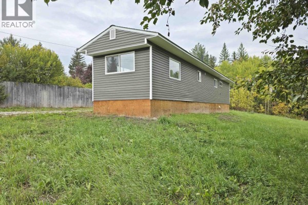 1916 Balsam Avenue, Quesnel
