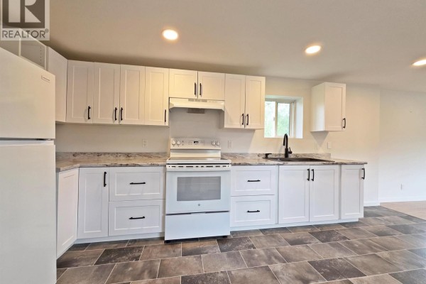 Kitchen - 1916 Balsam Avenue, Quesnel, BC V2J3Y9 Photo 2