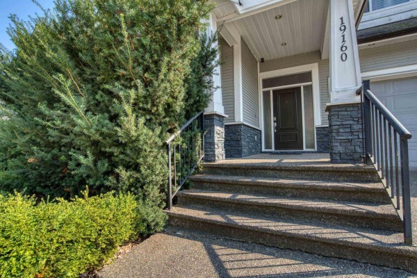 19160 69 Avenue, Surrey, BC V4N0A4 Photo 3