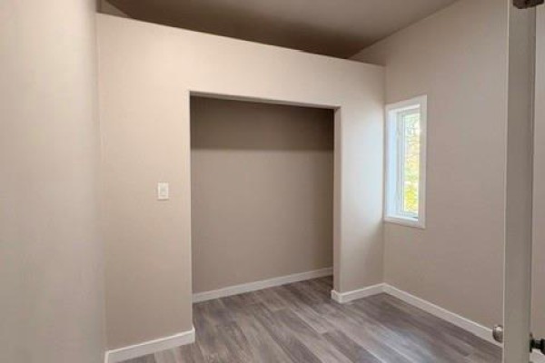 Living room - 1917 Toronto Street, Regina, SK S4R8L1 Photo 5
