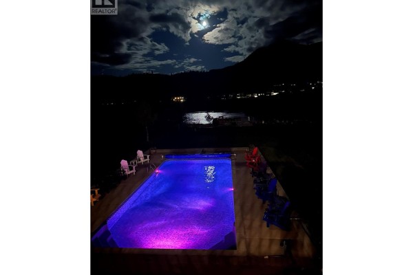 Family room - 1918 Shuswap Road E, Kamloops, BC V2H1S9 Photo 5