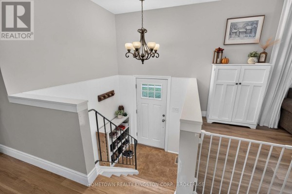 192 Camberley Crescent, Kingston, ON K7M4C4 Photo 3