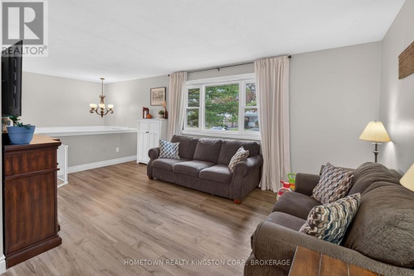192 Camberley Crescent, Kingston, ON K7M4C4 Photo 5