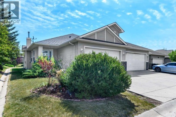 Bedroom - 192 Cove Rise, Chestermere, AB T1X1S7 Photo 3