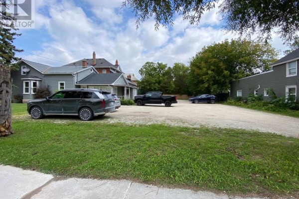 192 First Street S, Collingwood, ON, photo 2