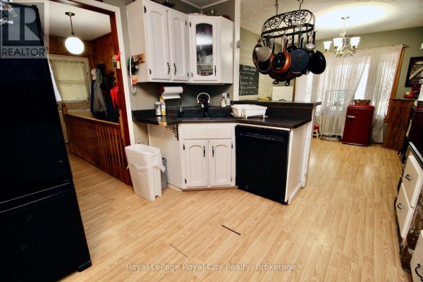 Dining room - 192 Mcarthur Road, Northern Bruce Peninsula, ON N0H2R0 Photo 4