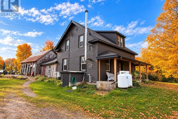 Kitchen - 192 Parish Road, Westport, ON K0G1X0 Photo 3