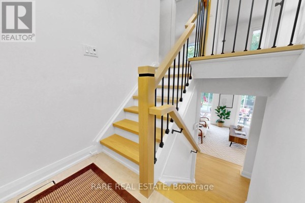 Living room - 192 Three Valleys Drive, Toronto, ON M3A3L8 Photo 4