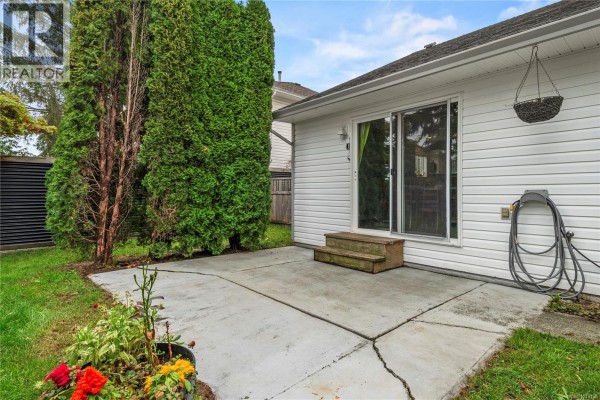 Family room - 1920 Cheviot Rd, Campbell River, BC V9H1R4 Photo 5