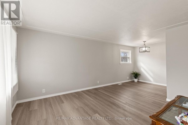 Primary Bedroom - 1920 Duluth Crescent, London East, ON N5V1H7 Photo 5