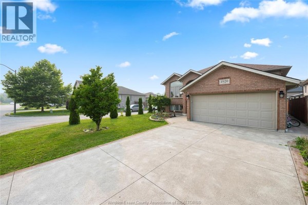 4pc Bathroom - 1920 Manitoba Street, Windsor, ON N9B3H8 Photo 3
