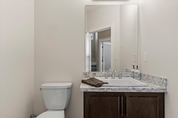 Kitchen - 1920 Peregrine Place, Mt Woodside, Agassiz, BC V0M1A1 Photo 4