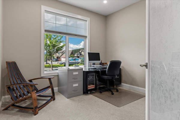 Pantry - 1920 Peregrine Place, Mt Woodside, Agassiz, BC V0M1A1 Photo 5