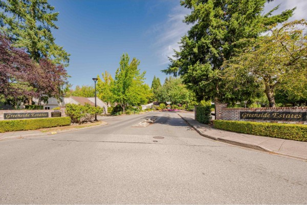 19207 Fairway Drive, Surrey, BC V3S5M8 Photo 5