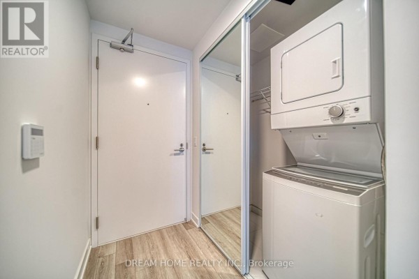 1921 - 230 Simcoe Street, Toronto, ON M5T0G7 Photo 2