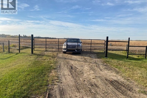 Primary Bedroom - 19210, 474 Township Road, Rural Camrose County, AB T4V4M9 Photo 4