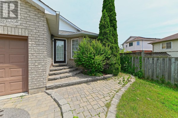 Family room - 1922 Dalhousie Crescent, Oshawa, ON L1G8C3 Photo 3