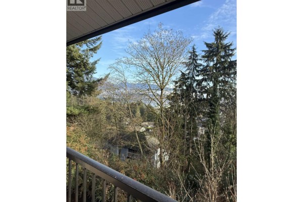 1924 Highview Place, Port Moody, BC V3H1N5 Photo 3