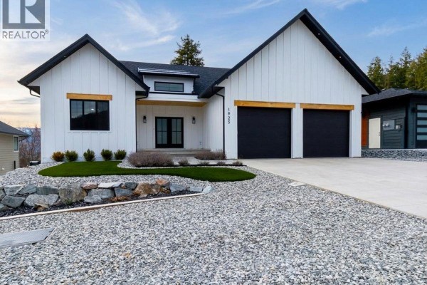 Living room - 1925 35 Street Ne, Salmon Arm, BC V1E1M9 Photo 3