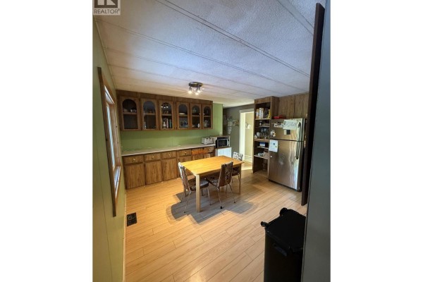 Living room - 1925 Mcdaniels Road, Castlegar, BC V1N4T2 Photo 4
