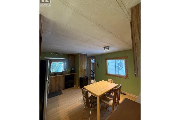 Primary Bedroom - 1925 Mcdaniels Road, Castlegar, BC V1N4T2 Photo 5