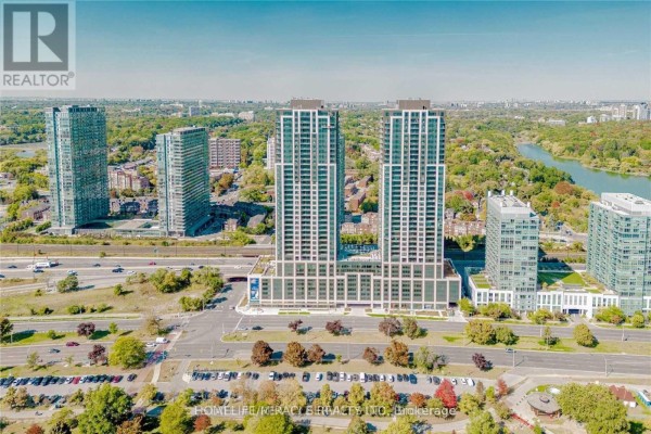 Den - 1928 Lakeshore Boulevard W, Toronto, ON M6S1A1 Photo 4