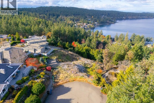 1929 Highland Rd, Nanoose Bay, BC, photo 2