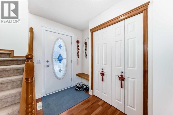 Living room - 193 Covewood Green Ne, Calgary, AB T3K5G6 Photo 3