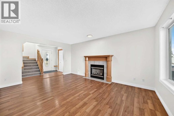 2pc Bathroom - 193 Covewood Green Ne, Calgary, AB T3K5G6 Photo 4