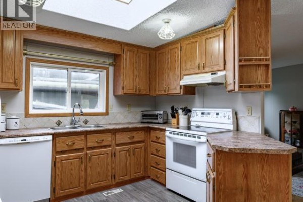 Primary Bedroom - 193 Jeske Crescent, Yellowknife, NT X1A3V5 Photo 4