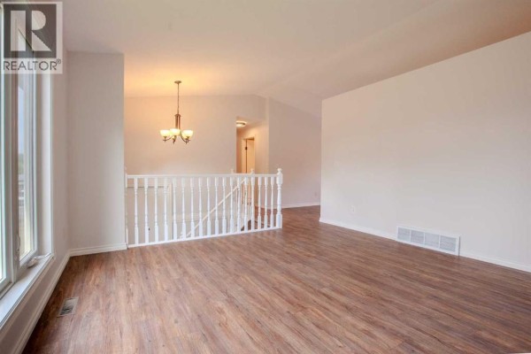 4pc Bathroom - 193 Park Drive, Whitecourt, AB T7S1R3 Photo 3