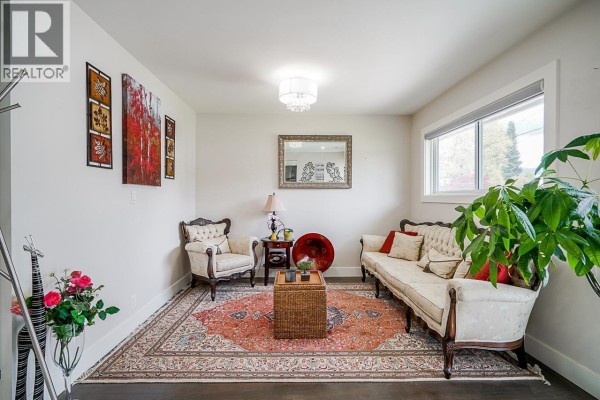 1930 Orland Drive, Coquitlam, BC V3J3J4 Photo 4