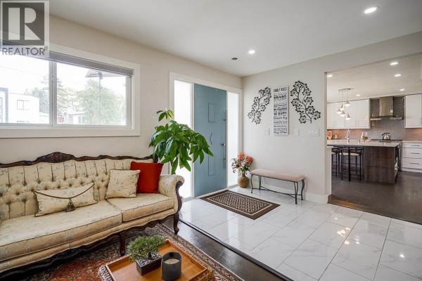 1930 Orland Drive, Coquitlam, BC V3J3J4 Photo 5