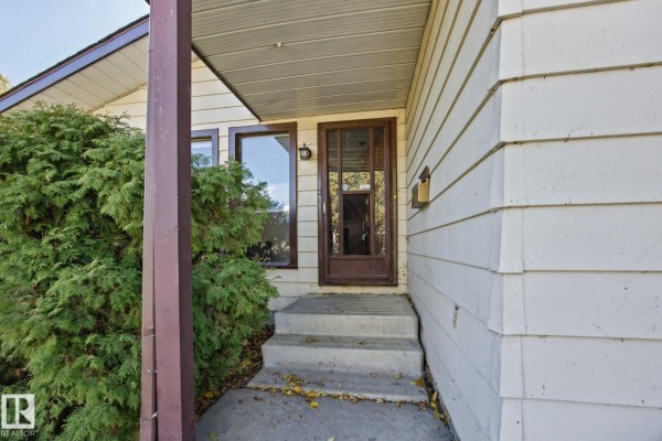 Primary Bedroom - 1931 145 Av Nw, Edmonton, AB T5Y1V1 Photo 5