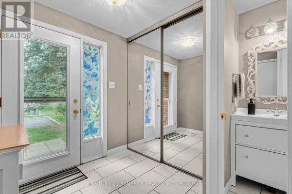 1932 Ashmont Street, Ottawa, ON, photo 3