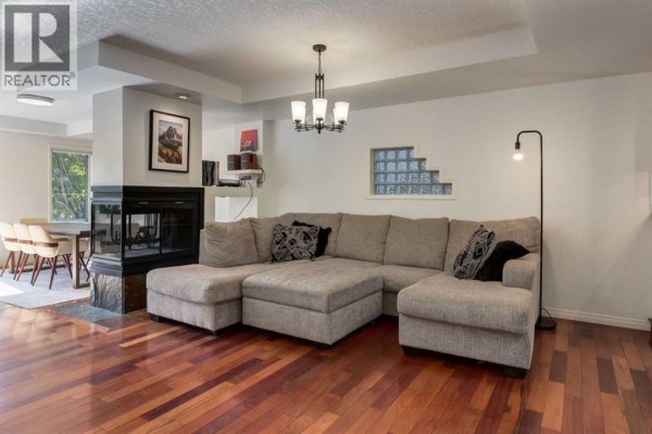 2pc Bathroom - 1934 Broadview Road Nw, Calgary, AB T2N3H7 Photo 5