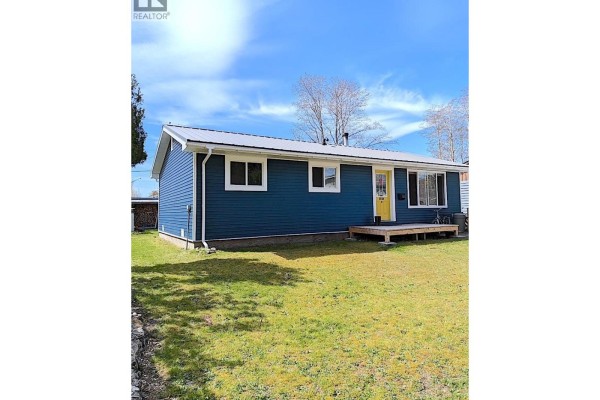 Eating area - 1934 Widgeon Boulevard, Masset, BC V0T1M0 Photo 2