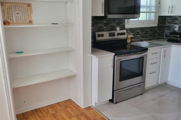 Kitchen - 1938 Buckingham, Windsor, ON N8T2B1 Photo 4