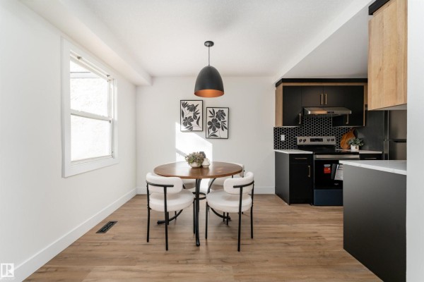Family room - 193a Homestead Cr Nw, Edmonton, AB T5A2Y2 Photo 4