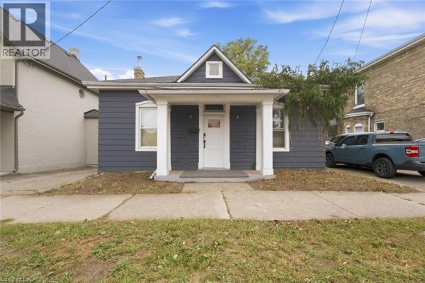 Primary Bedroom - 194 Brant Avenue, Brantford, ON N3T3H9 Photo 4