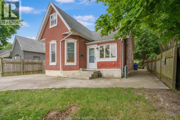 4pc Bathroom - 194 Murray Street, Chatham, ON N7M3L3 Photo 3