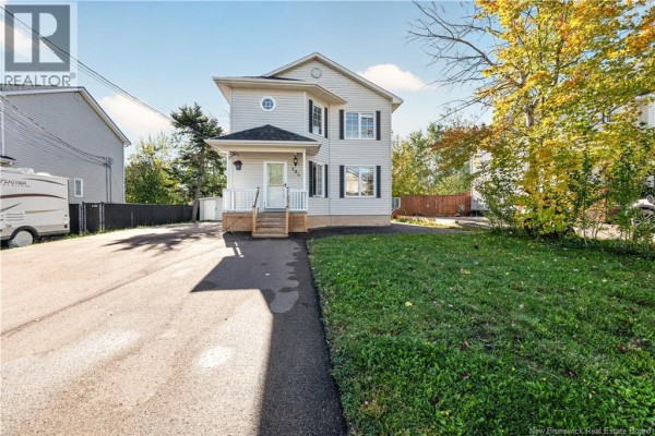 Family room - 194 Rennick Road, Moncton, NB E1G7Y6 Photo 3